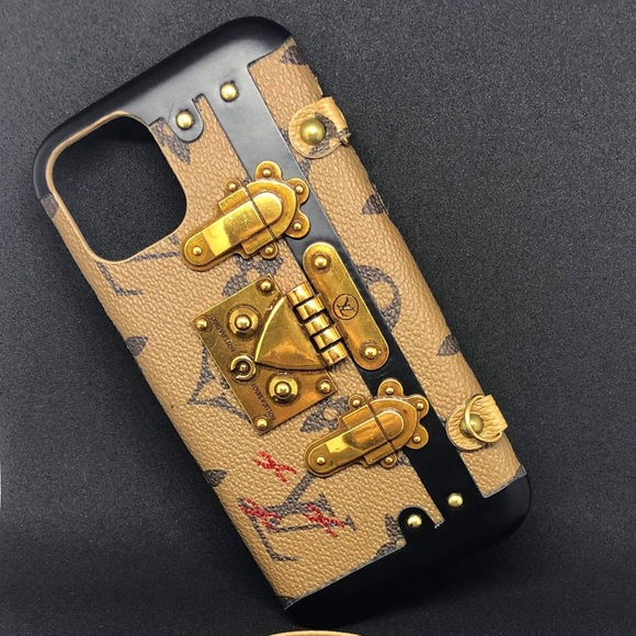 Louis Vuitton iPhone 11 pro case - Picture 2 of 2
